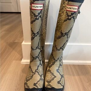 Hunter Snake-Print Tall Rain Boots in Beige and Black